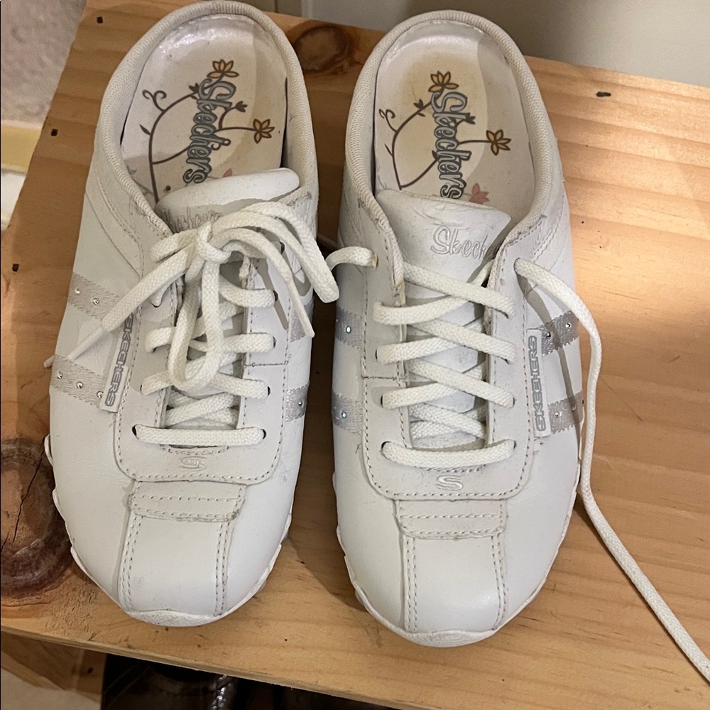 Women’s Sketchers Stylish White Shoes